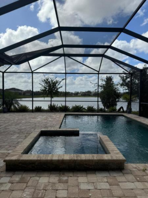 Luxury Lakewood Ranch Oasis - Your Holiday Haven